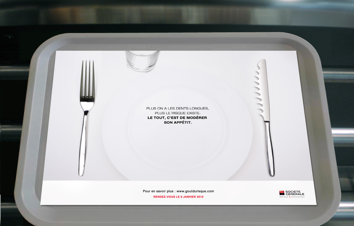 affichage set de table pour plateau de self-service sur les risques avec visuel de couverts avec des dents longues